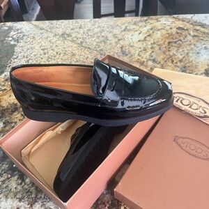 JP TODD’s BLACk Patient  Leather Loafers - Size 39   NEW!!  Never Worn.
